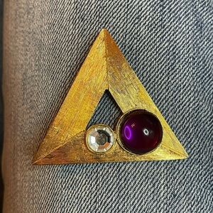 Amazing 90’s Vintage Gold Tone Modernist Triangle Brooch